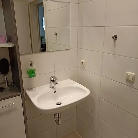 1-zimmer In Der Naehe Vom Petersberg *